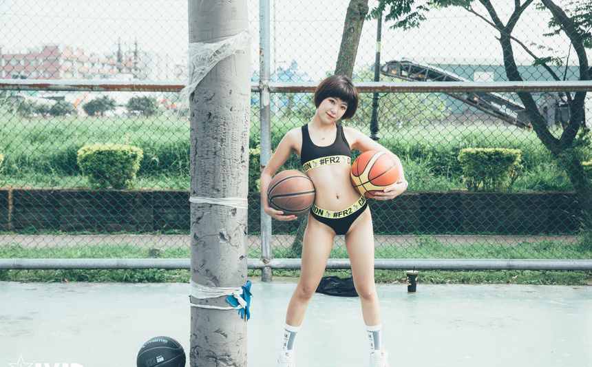 [时效资源]JVID写真篮球队女经理是我们的性宠物撸至深套图视频[100P/2V/142M]