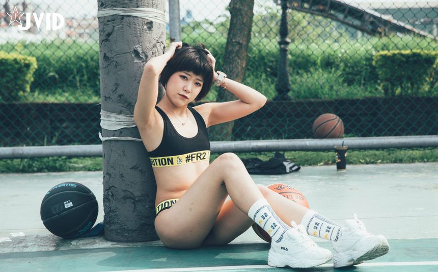 [时效资源]JVID写真篮球队女经理是我们的性宠物撸至深套图视频[100P/2V/142M]