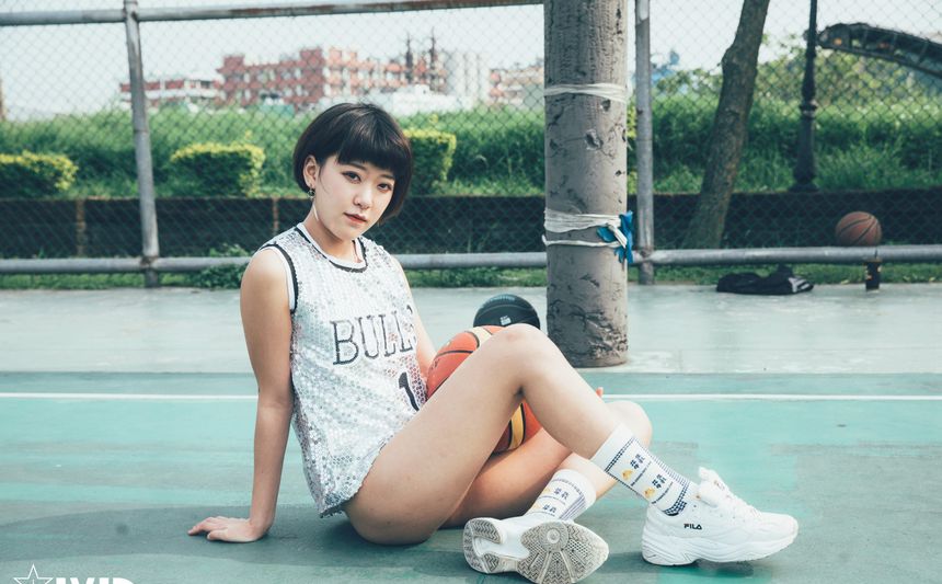 [时效资源]JVID写真篮球队女经理是我们的性宠物撸至深套图视频[100P/2V/142M]