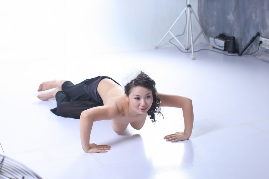 极品大奶少妇果果私拍无圣光套图[90P]