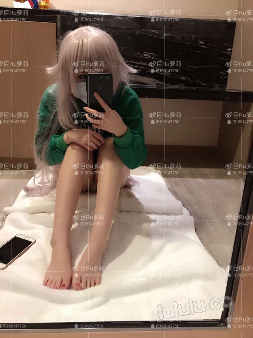 极品爆乳网红巨RU萝莉私拍无圣光套图[125P]