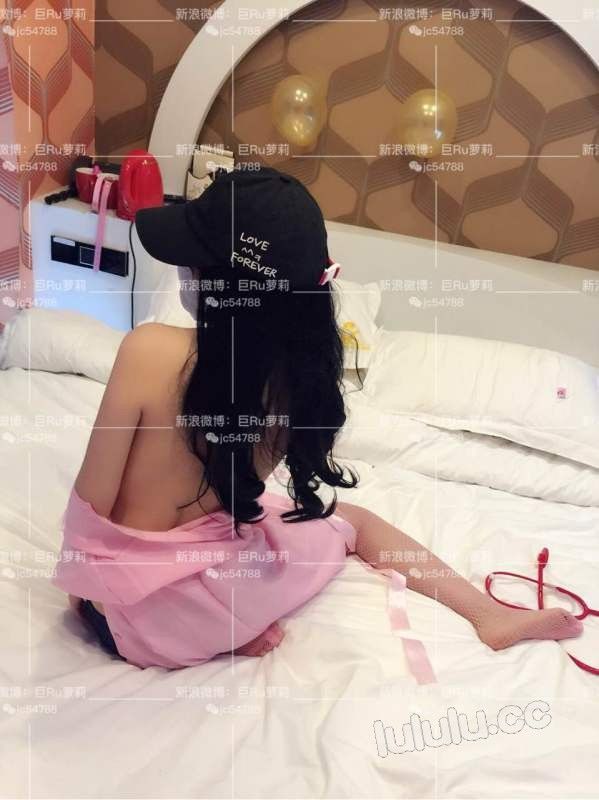 极品爆乳网红巨RU萝莉私拍无圣光套图[125P]