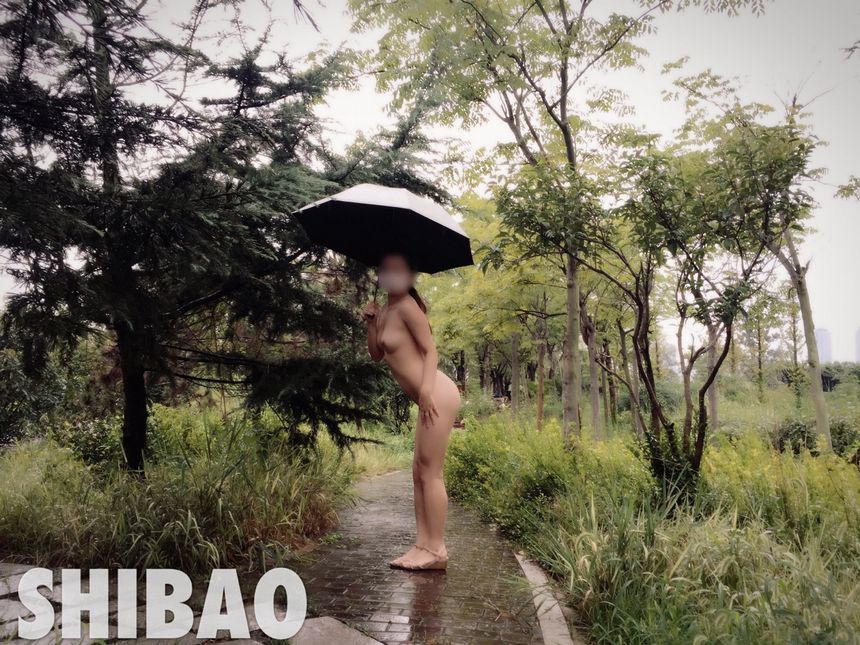 极品网红诗宝野外露出无圣光套图[68P]