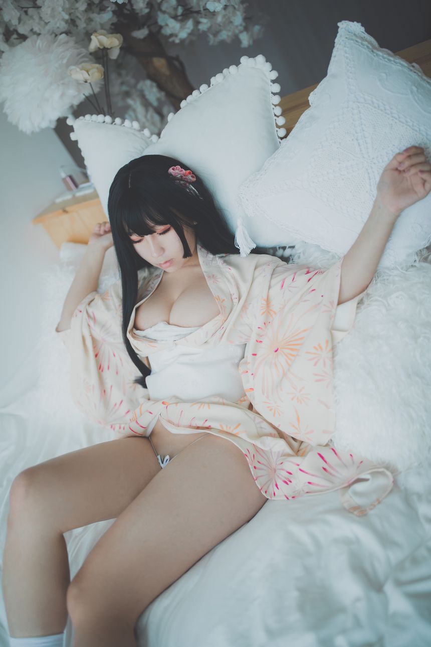 极品网络红人从从从从鸾和服VIP无圣光套图[43P]