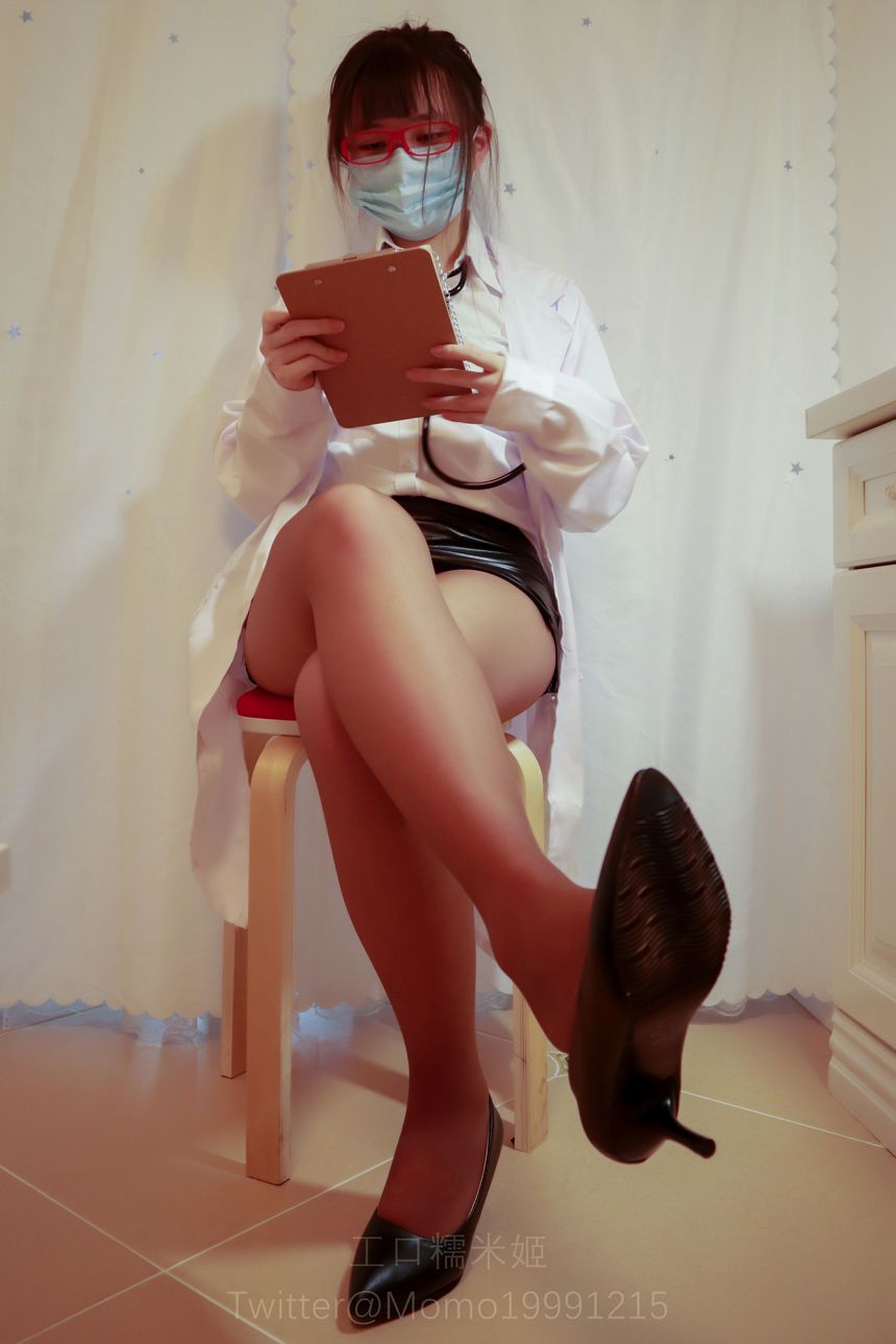 极品网络红人工口糯米姬保健室的勃起治疗撸至深套图[97P]