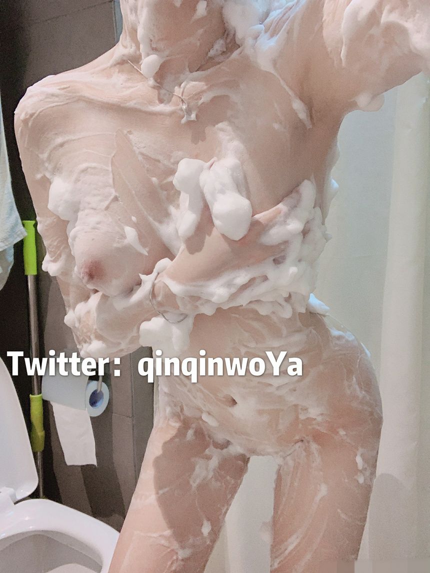 极品网络红人快点亲亲我吖短裙洗澡无圣光套图[40P]