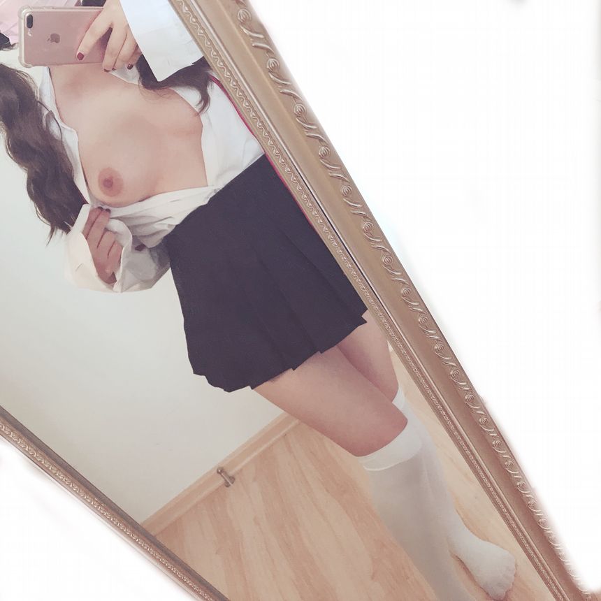 极品网络红人芝麻酱学长无圣光套图[44P]