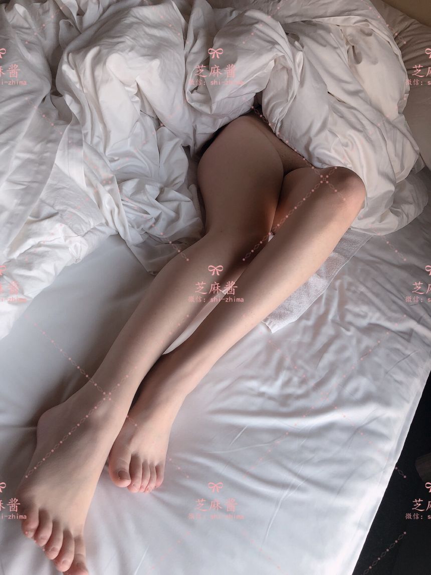 极品网络红人芝麻酱黑丝T恤无圣光套图[59P]