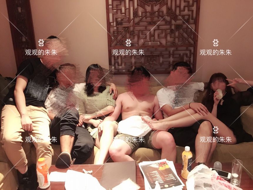 极品网络红人观观的朱朱无圣光套图（四）[111P]