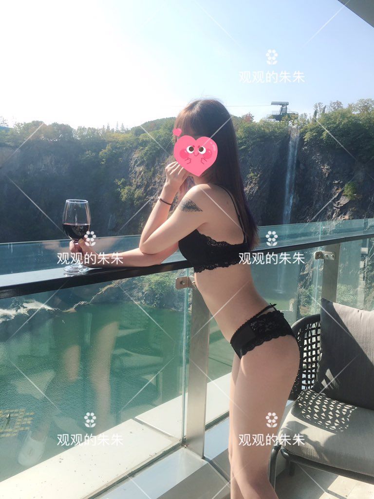 极品网络红人观观的朱朱无圣光套图（四）[111P]