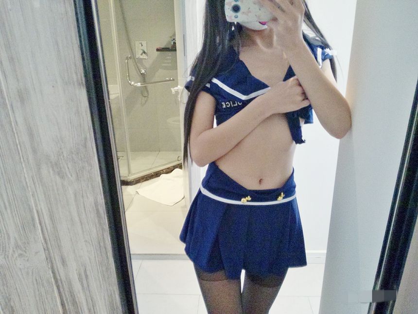 极品网络红人软萌萝莉小仙小女警无圣光套图[100P]