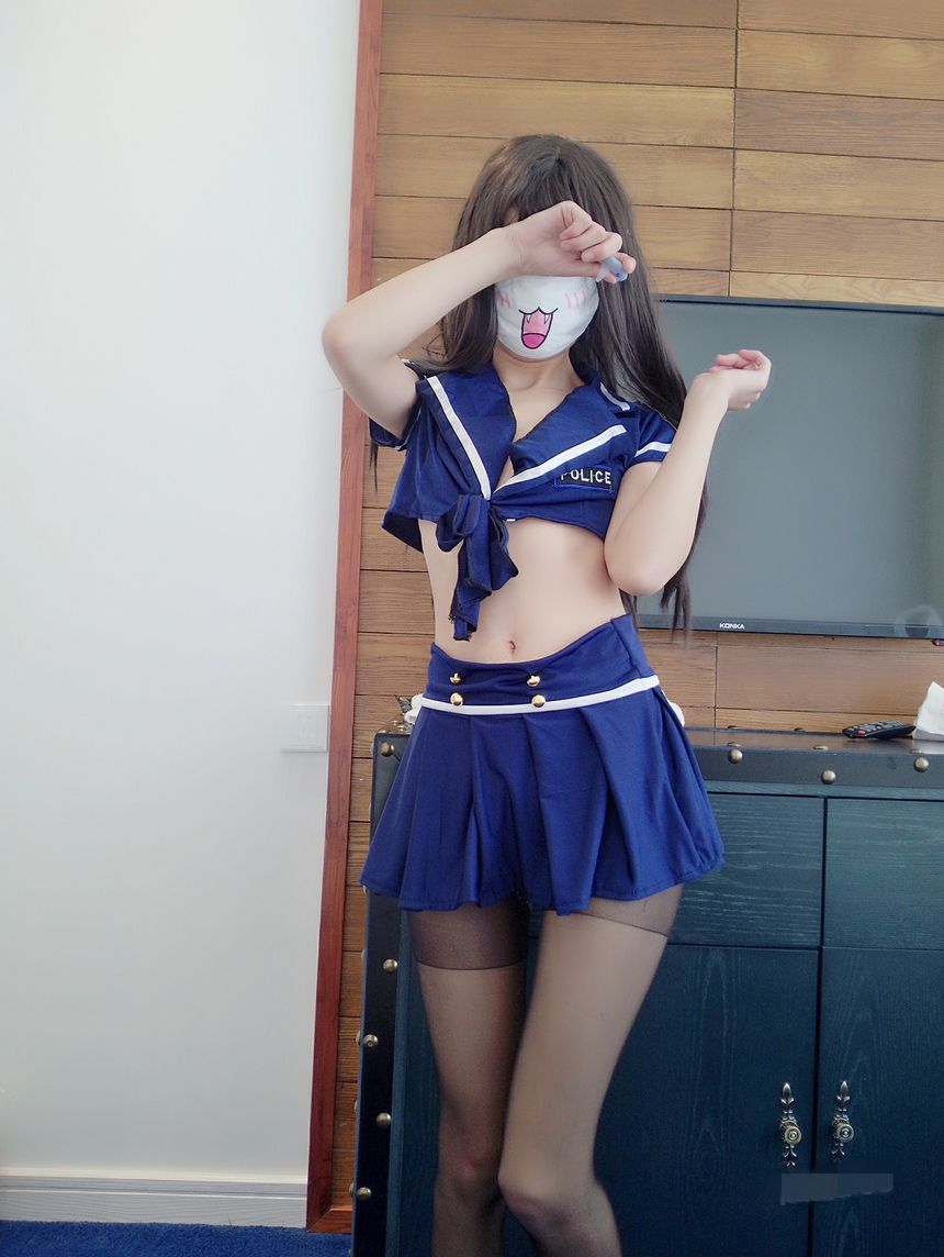 极品网络红人软萌萝莉小仙小女警无圣光套图[100P]