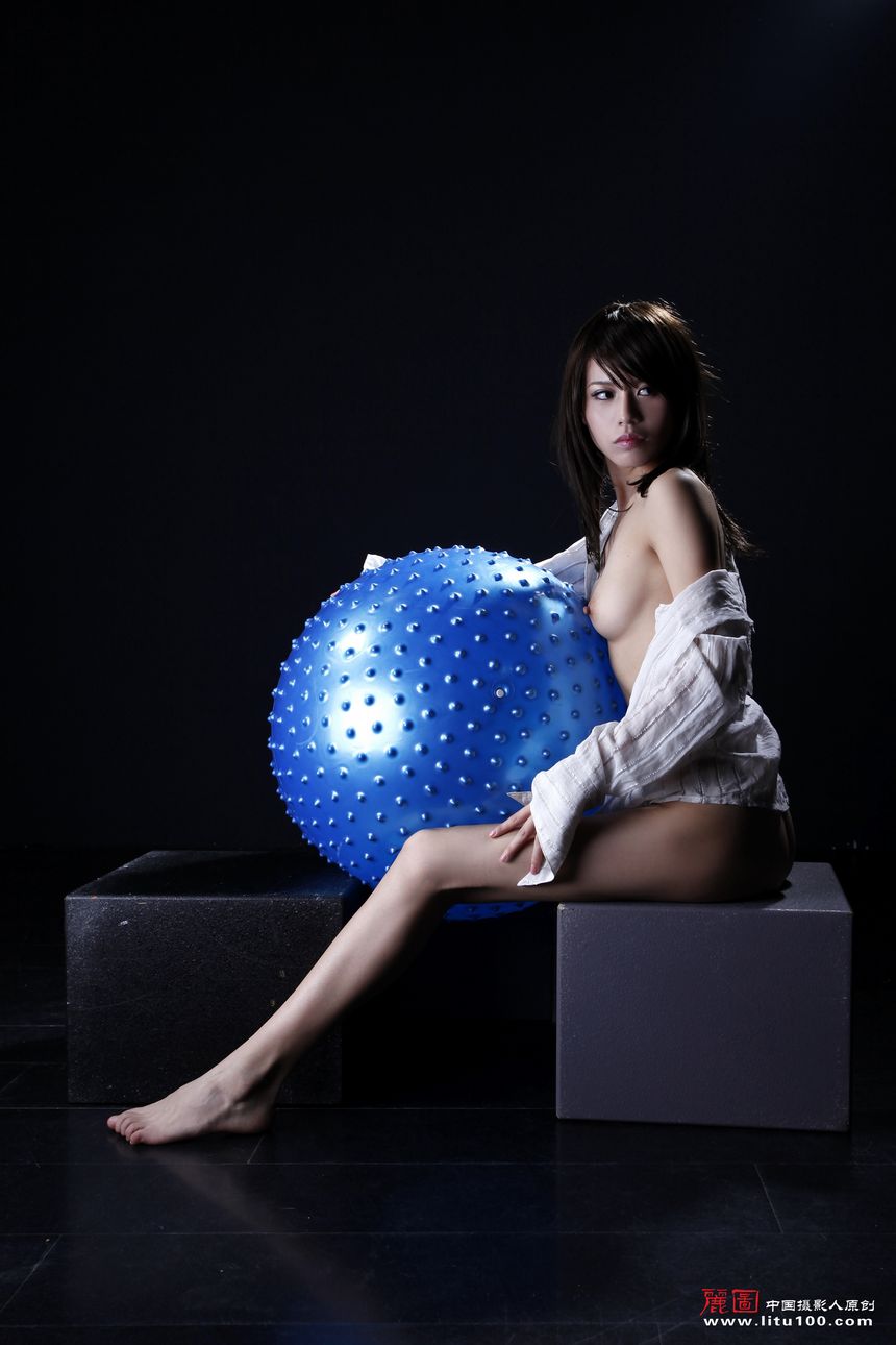 极品美模小艾私拍无圣光套图[68P]