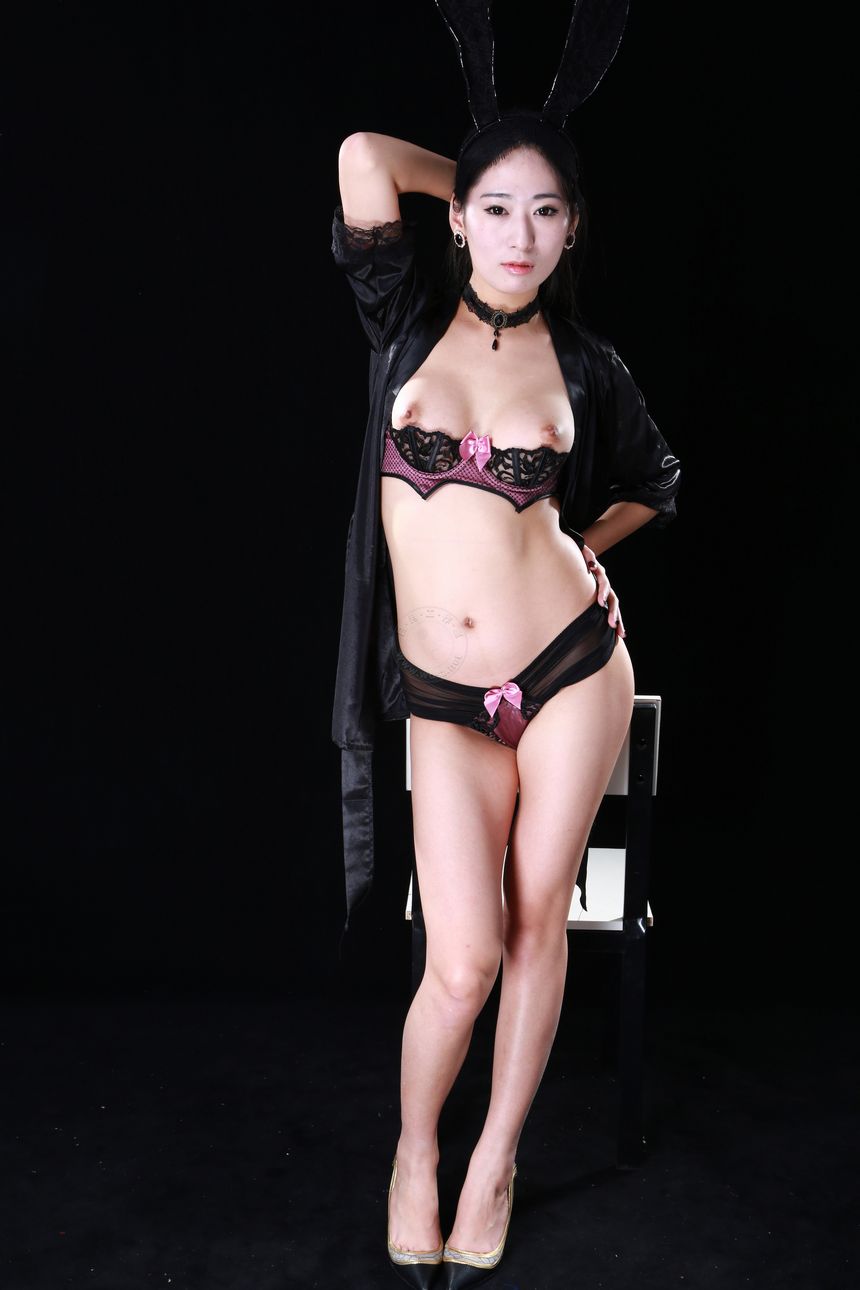 极品美模阿芸制服情趣无圣光套图[129P]