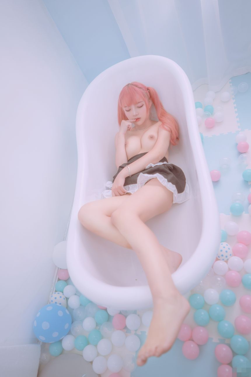 极品萝莉网红一只云烧绯红女仆无圣光套图[46P]