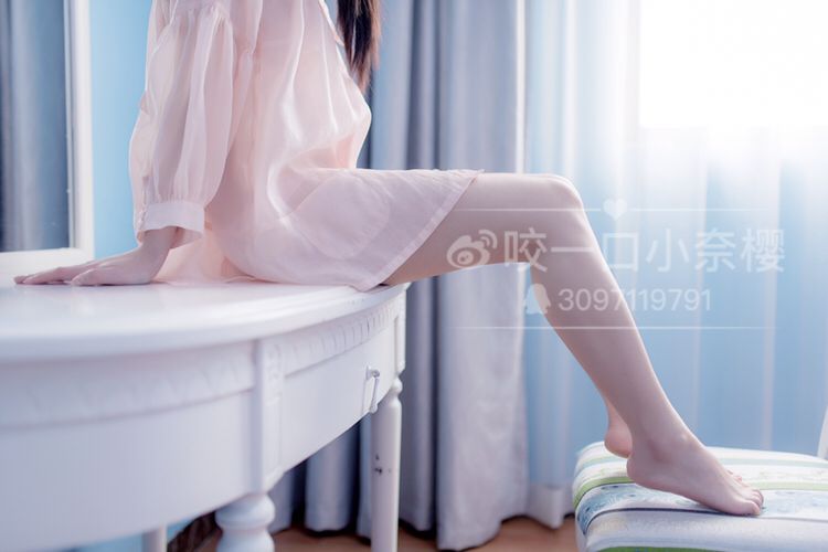 极品萝莉网红咬一口小奈樱粉色睡衣无圣光套图[40P]