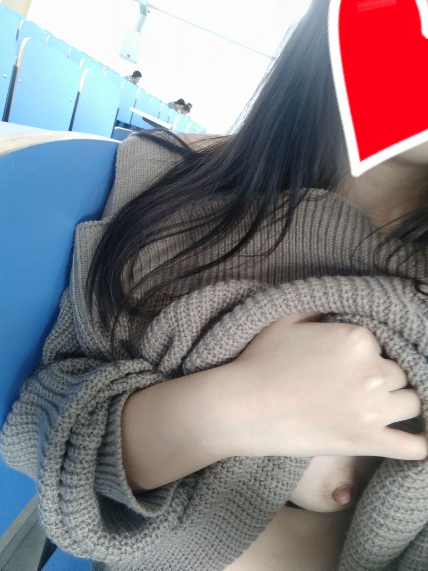 极品萝莉网红安久奈白教室露出无圣光套图[47P]