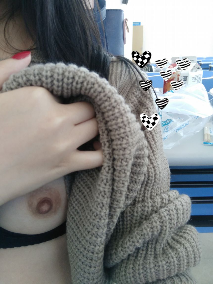 极品萝莉网红安久奈白教室露出无圣光套图[47P]