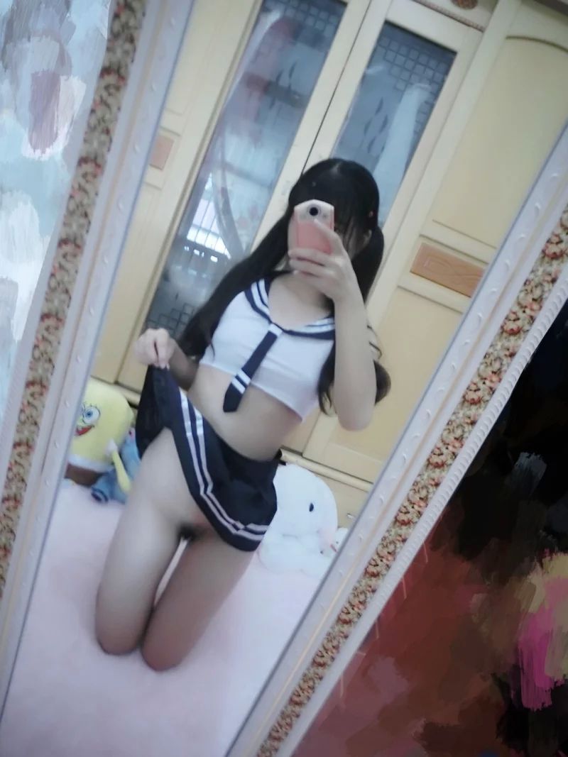 极品萝莉网红小甜心露酱水手服无圣光套图[48P]