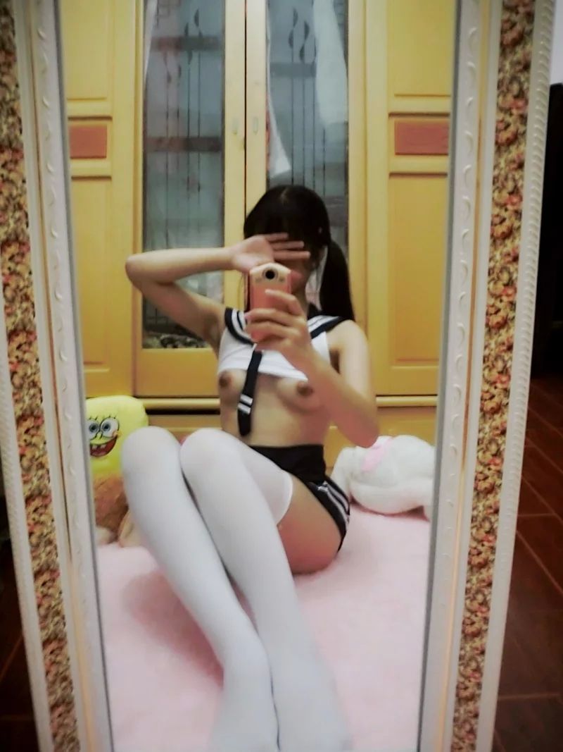 极品萝莉网红小甜心露酱水手服无圣光套图[48P]