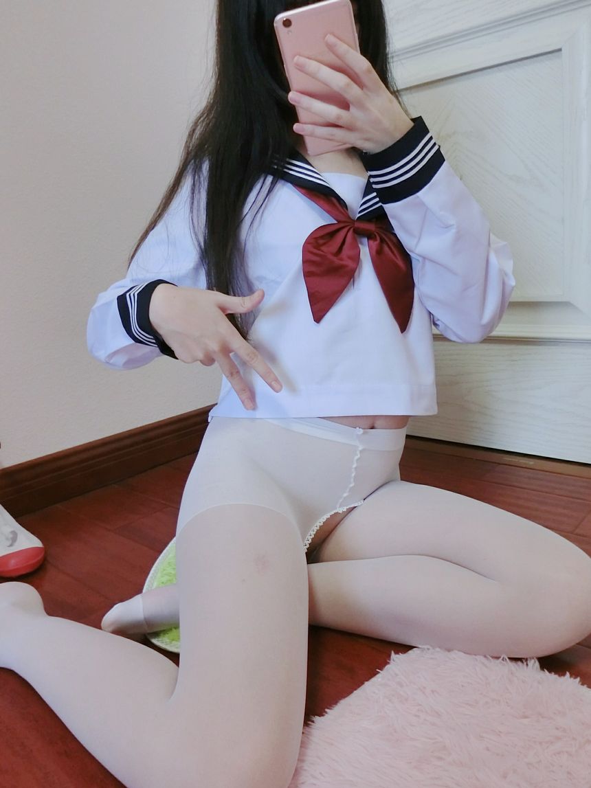 极品萝莉网红工口小妖精开档白丝无圣光套图[47P]