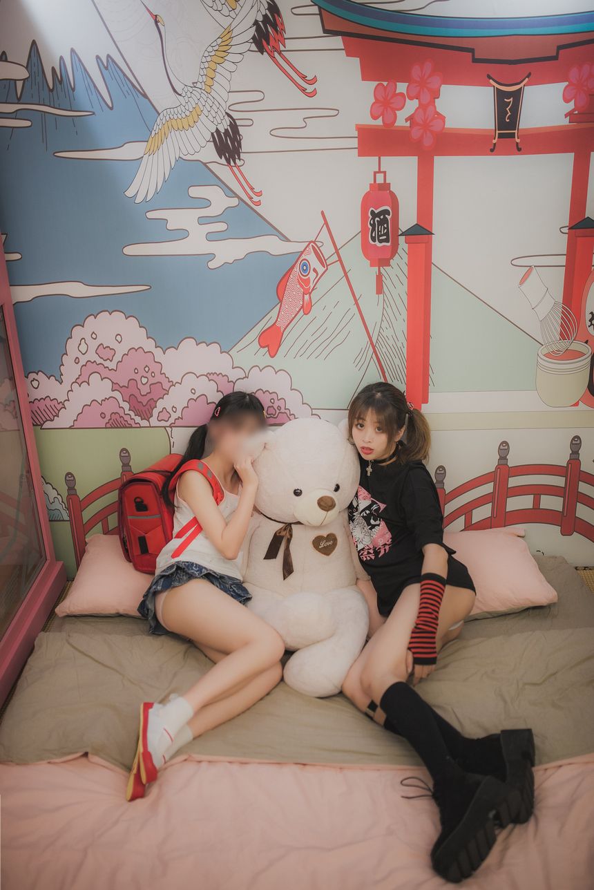 极品萝莉网红柚木姐妹H行为无圣光套图[93P]