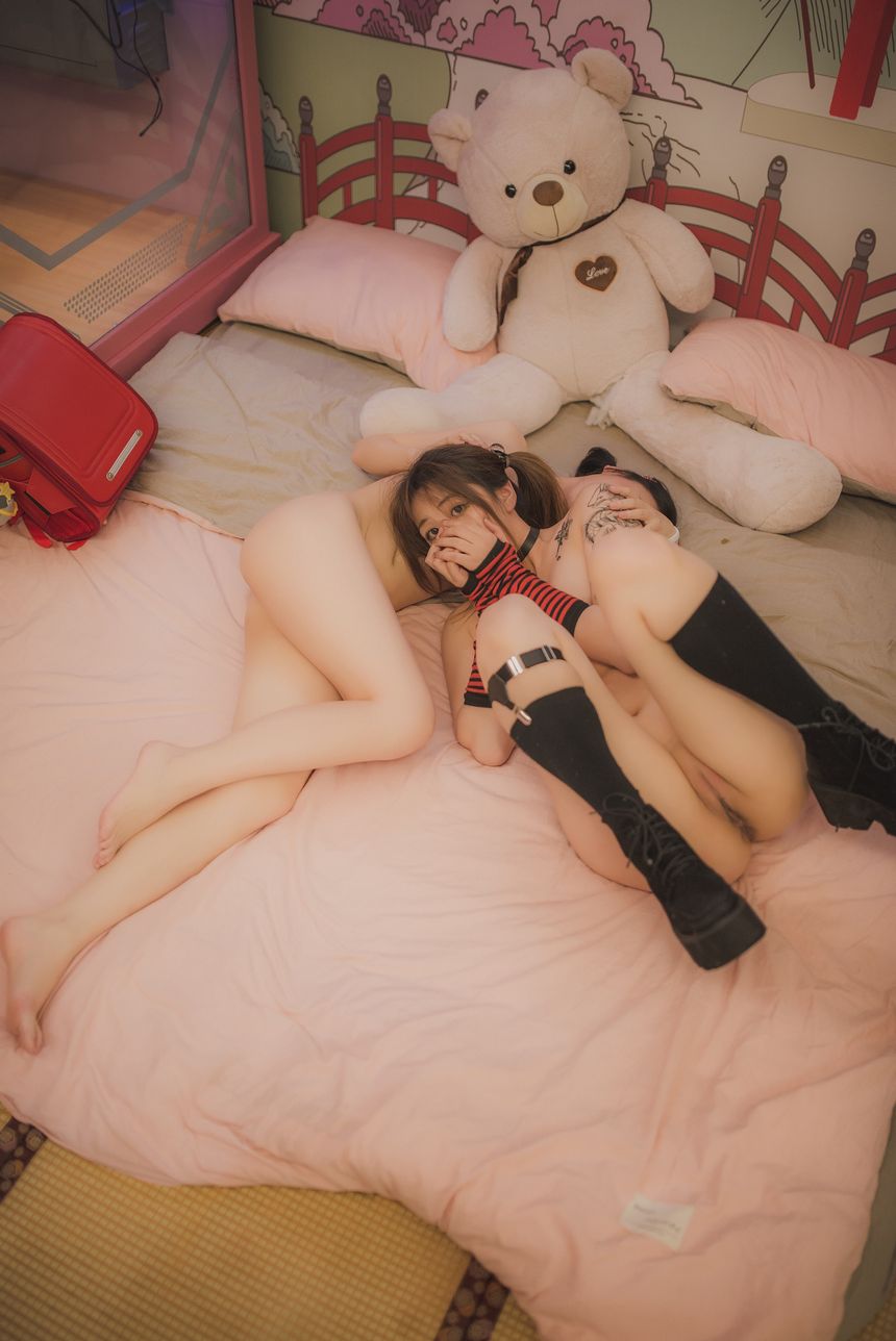 极品萝莉网红柚木姐妹H行为无圣光套图[93P]