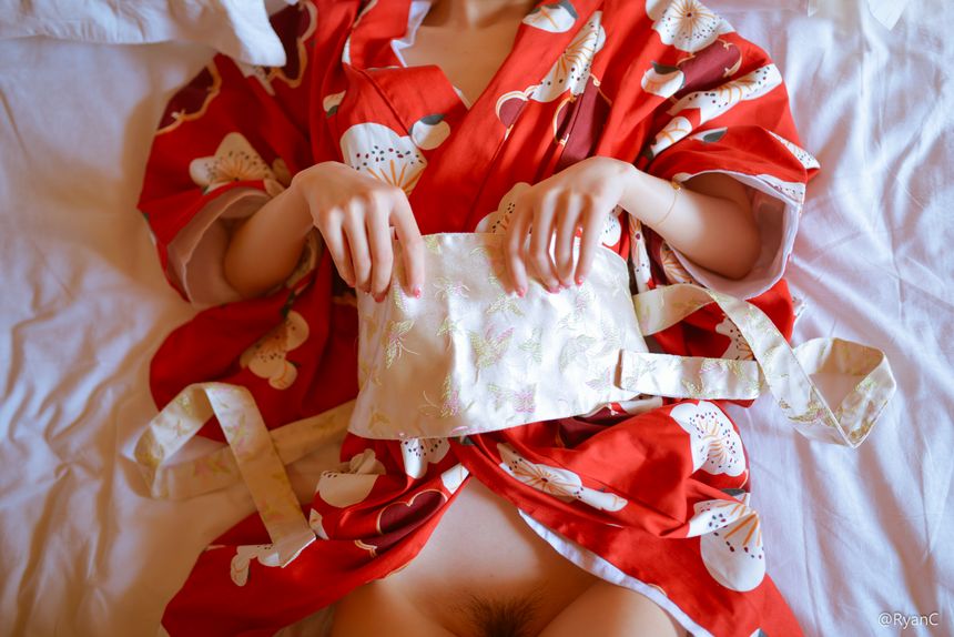 极品萝莉网红萌兰酱和服无圣光套图[100P]