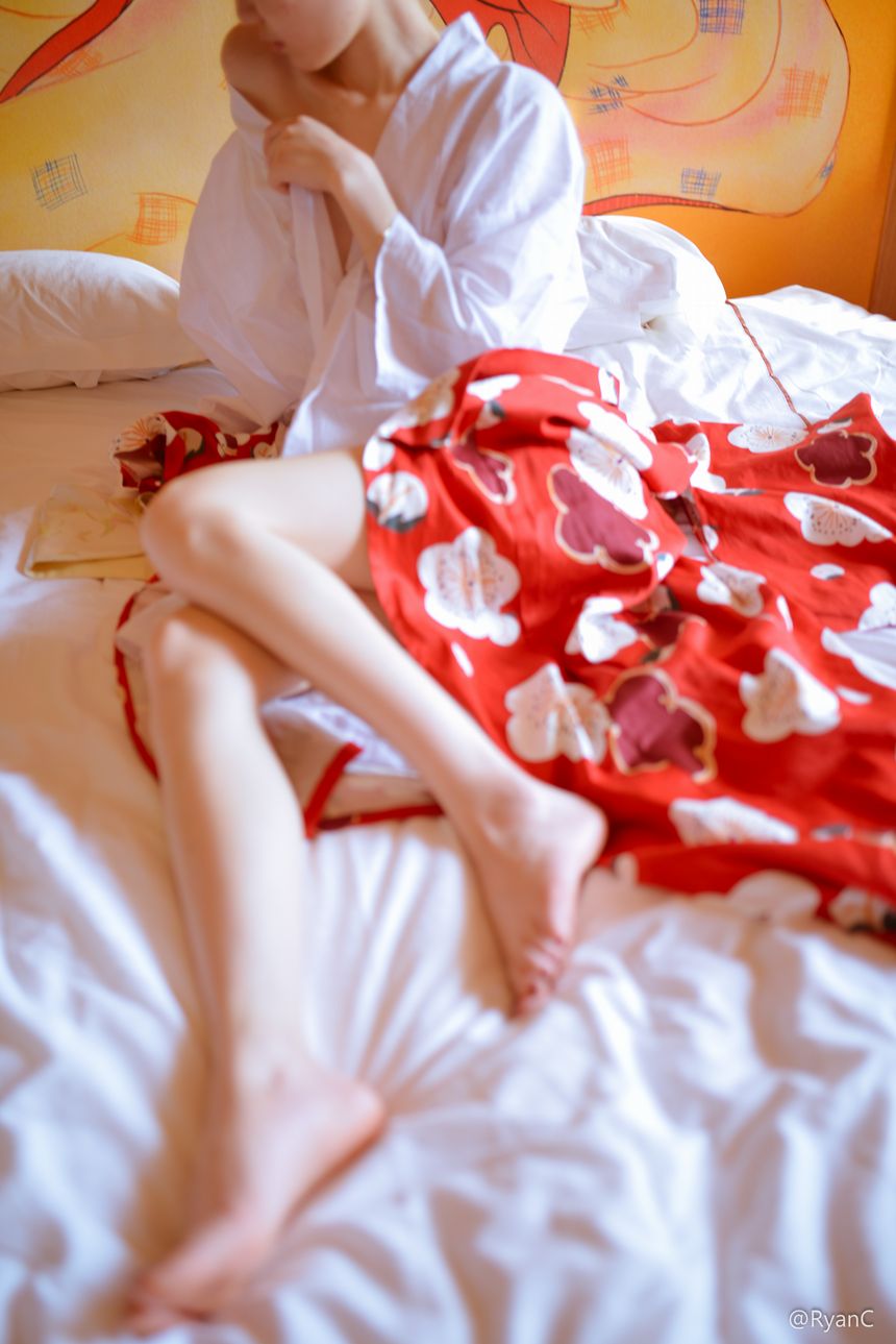 极品萝莉网红萌兰酱和服无圣光套图[100P]