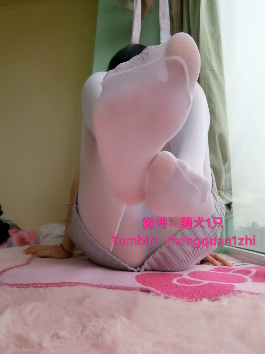 极品萝莉网红萌犬1只露背毛衣无圣光套图[44P]