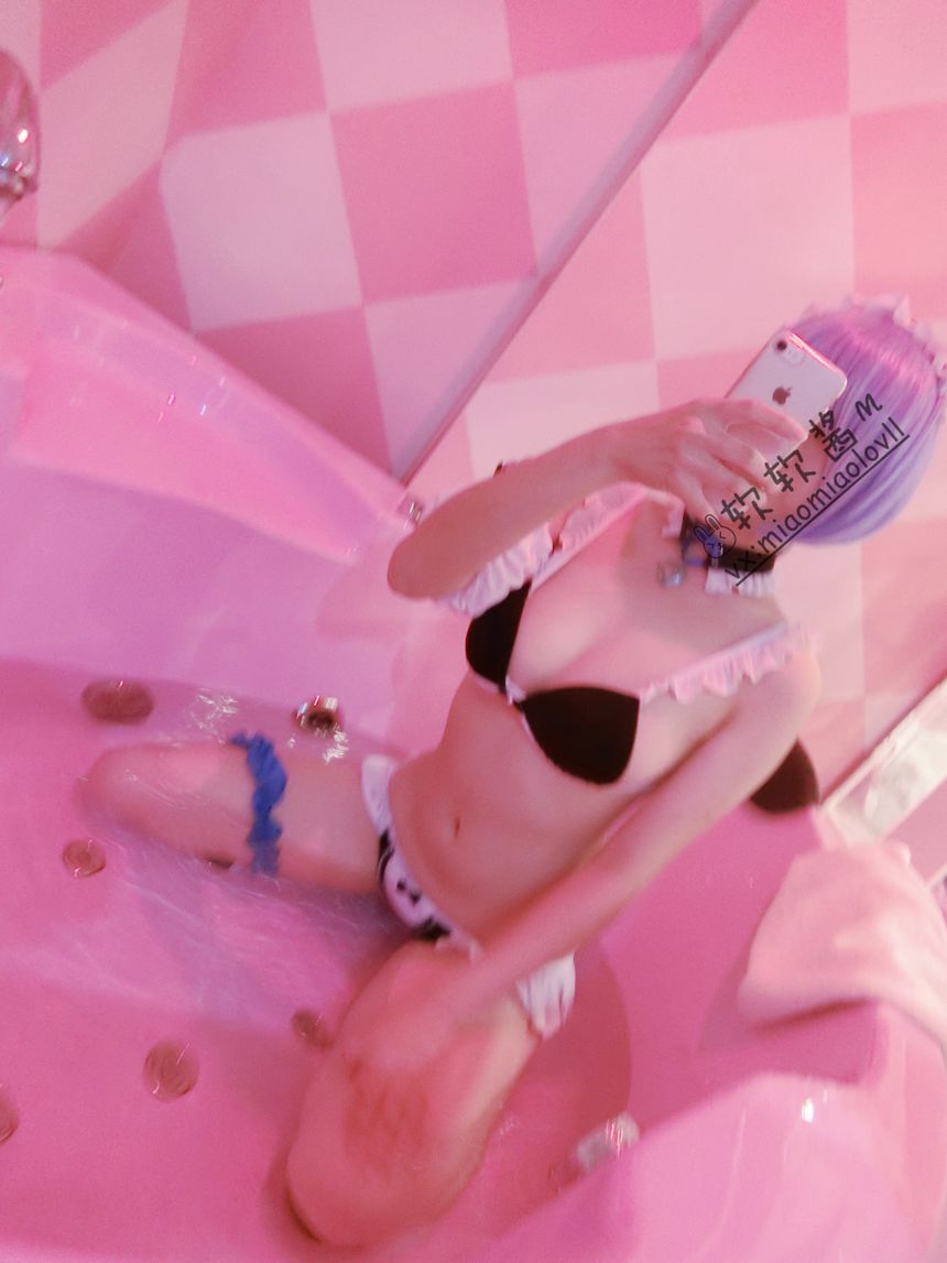 极品萝莉网红软软酱m之蕾姆泳衣无圣光套图[119P]