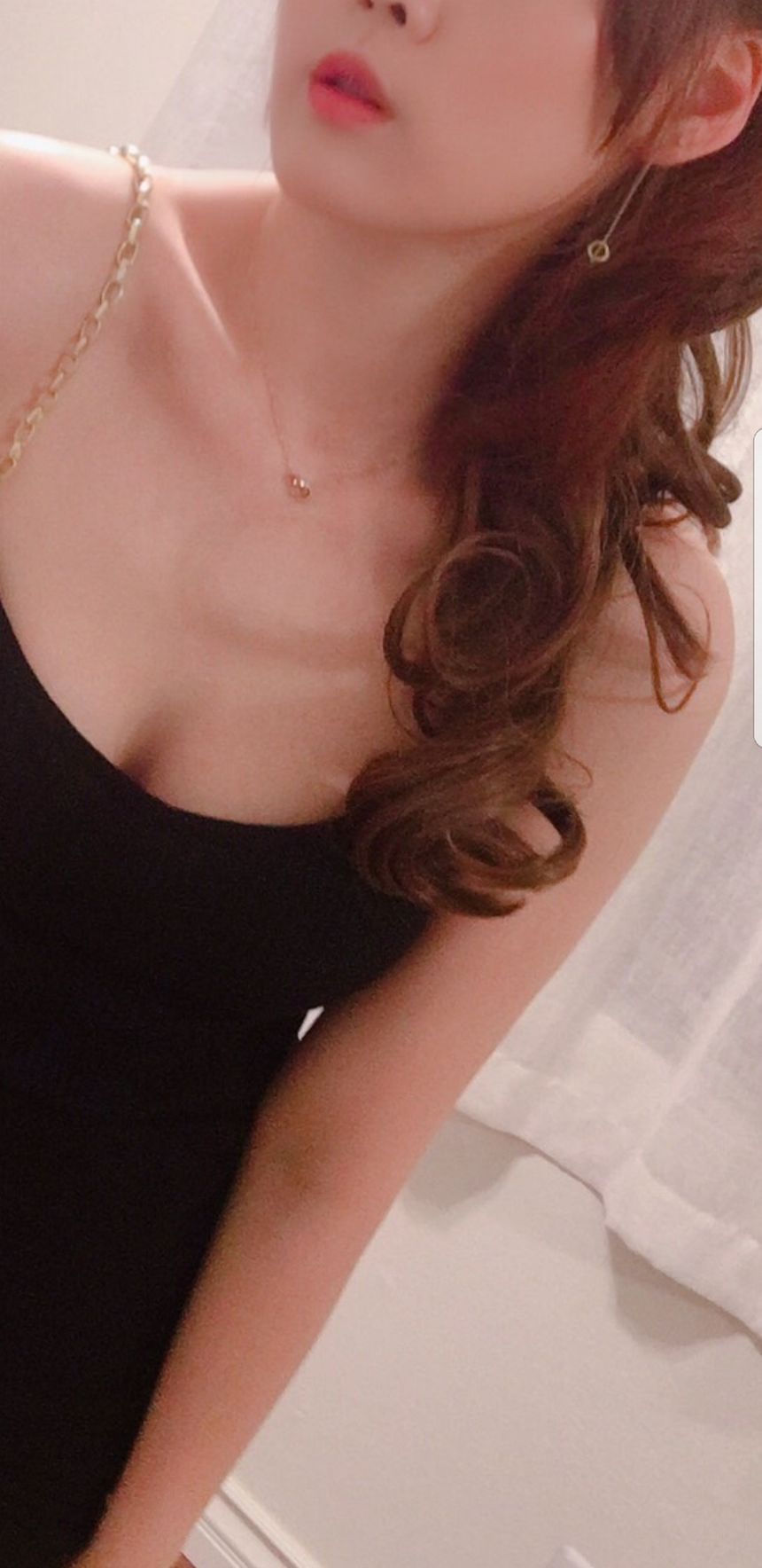 某知名主播私售不雅无圣光套图[53P]