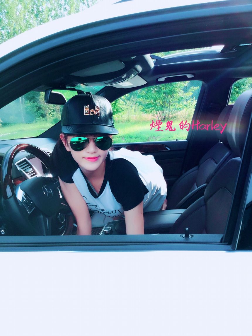 烟鬼的Harley出品之高颜值极品身材户外露出无圣光套图[150P]