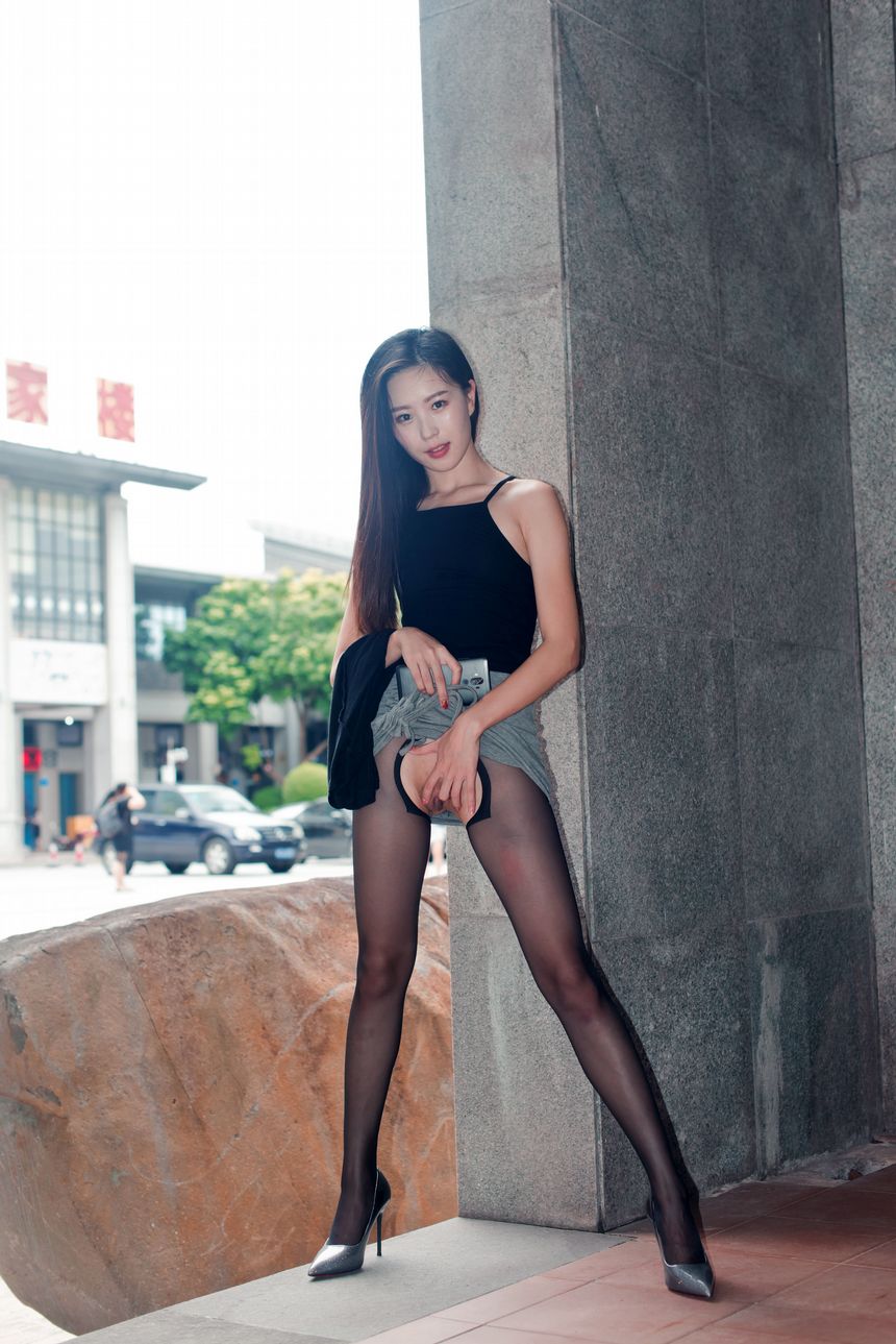 秀人网名模小子怡Alice街拍露出无圣光套图[163P]