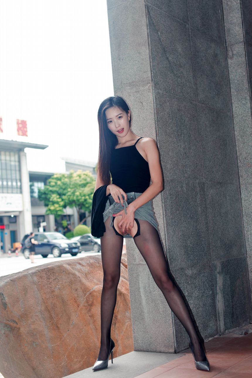 秀人网名模小子怡Alice街拍露出无圣光套图[163P]