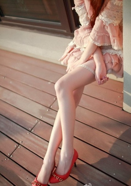 豆瓣福利 来自豆瓣妹子们的美腿自拍[240P]