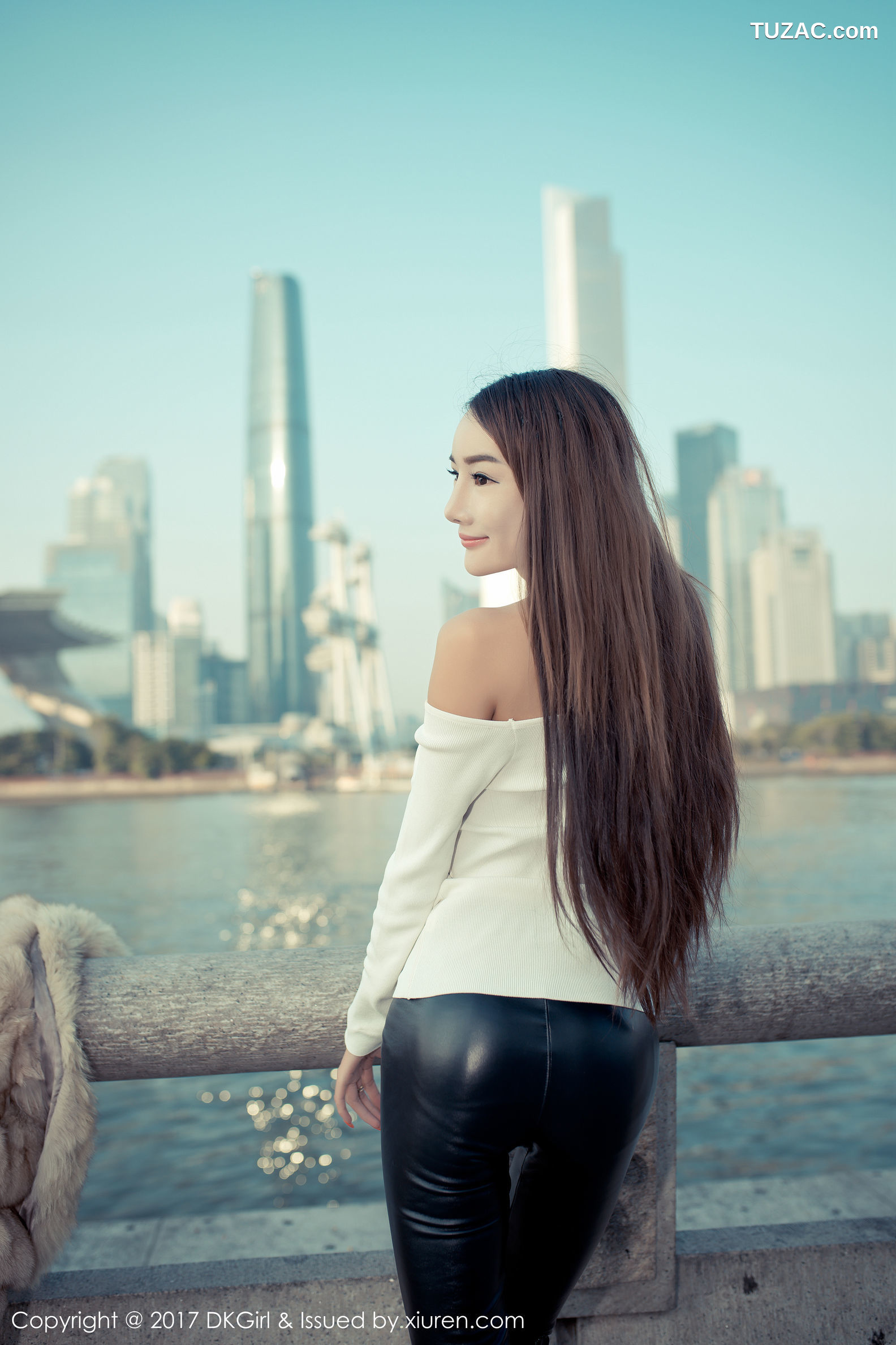 DKGirl御女郎-010-婕西儿jessie-浴室比基尼-外景露出和新春主题