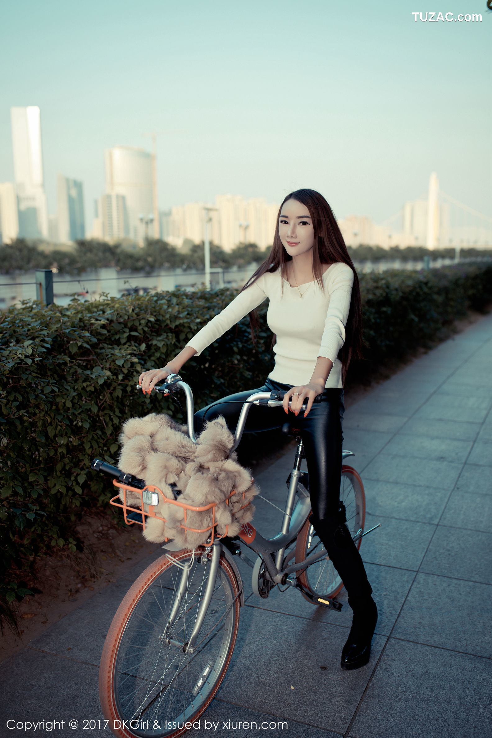 DKGirl御女郎-010-婕西儿jessie-浴室比基尼-外景露出和新春主题