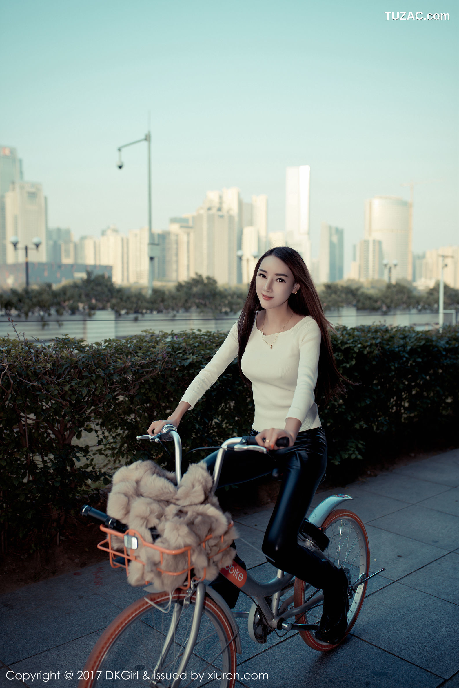DKGirl御女郎-010-婕西儿jessie-浴室比基尼-外景露出和新春主题