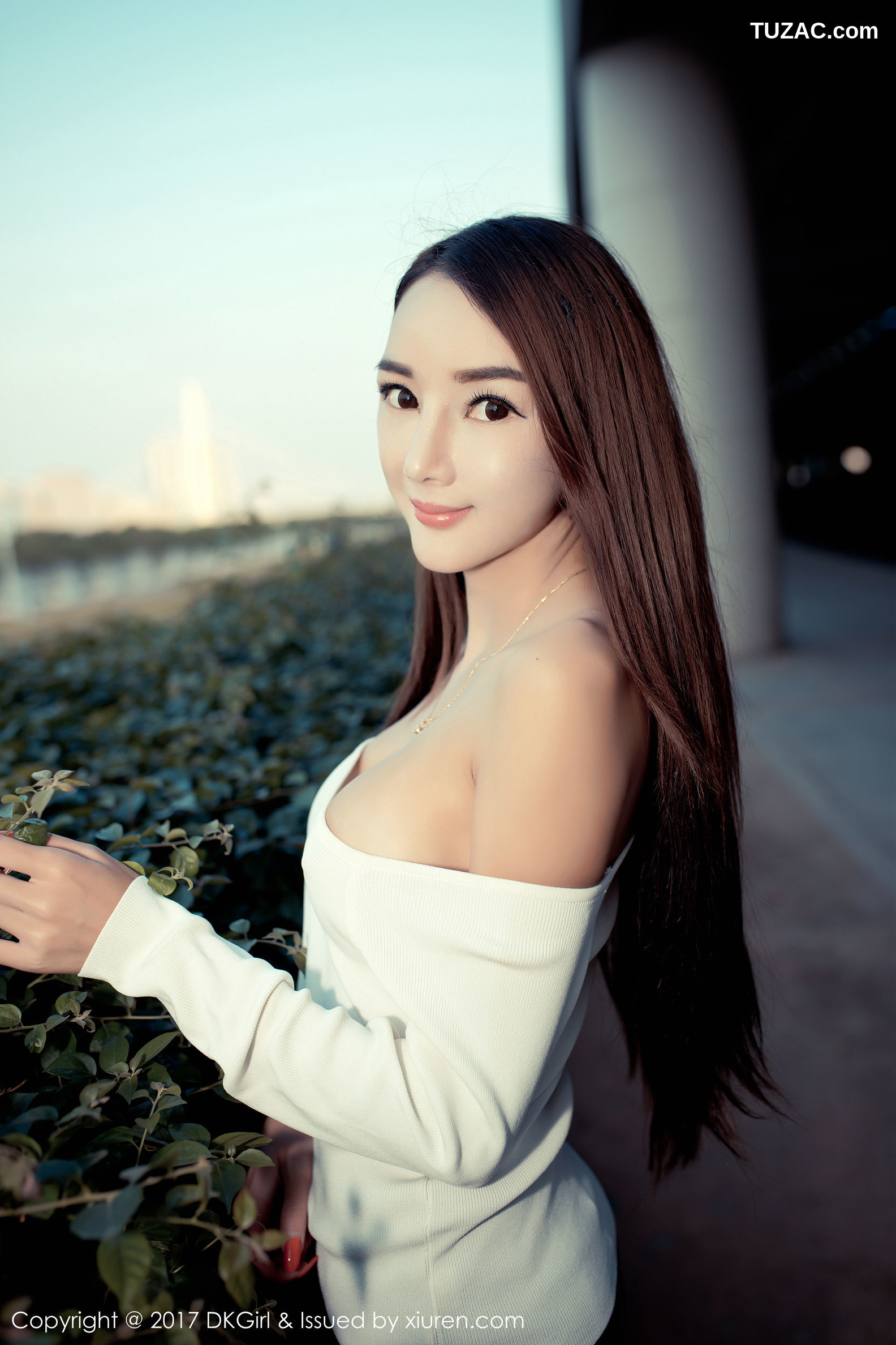 DKGirl御女郎-010-婕西儿jessie-浴室比基尼-外景露出和新春主题