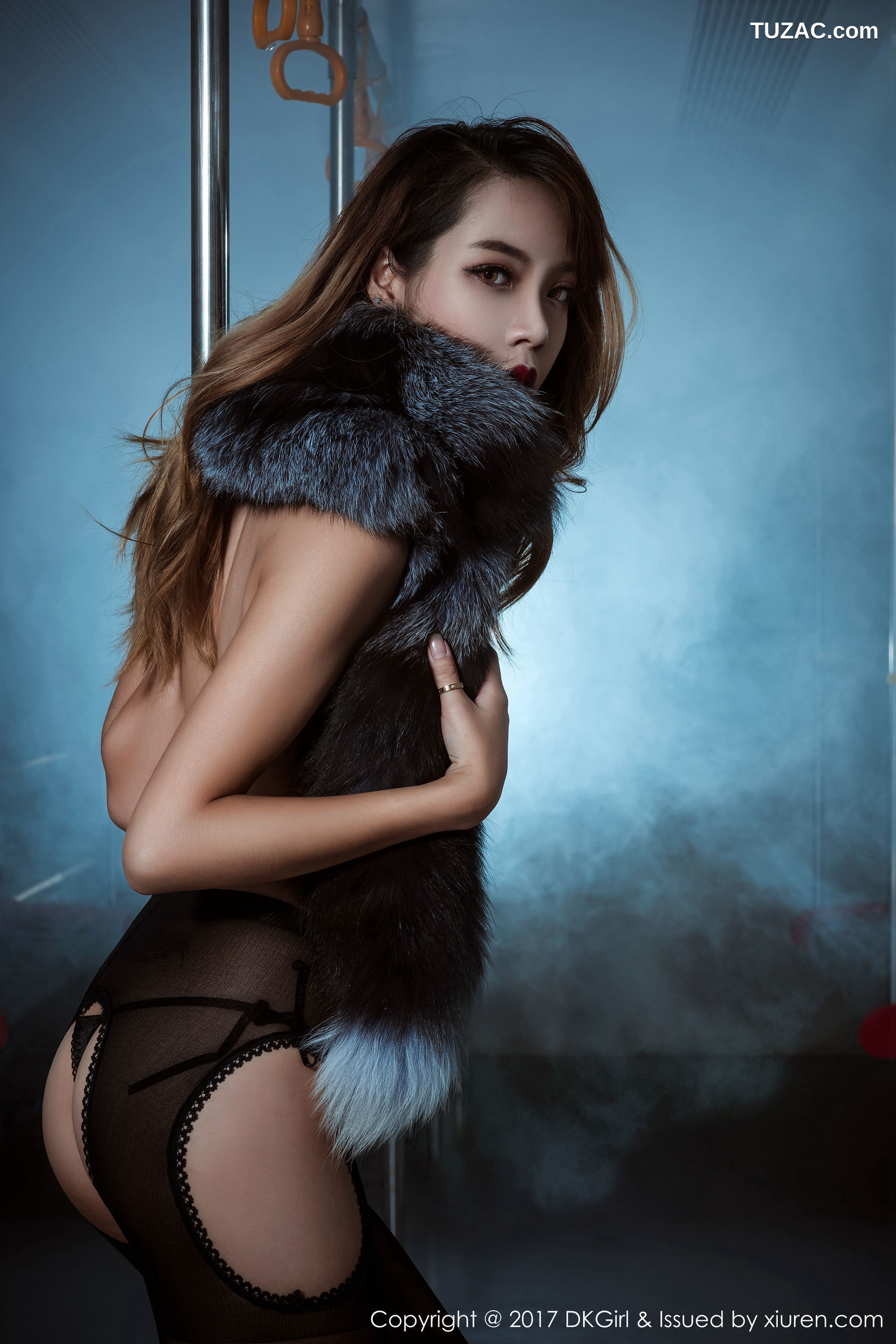 DKGirl御女郎-023-meow喵喵哒-地铁写真特辑