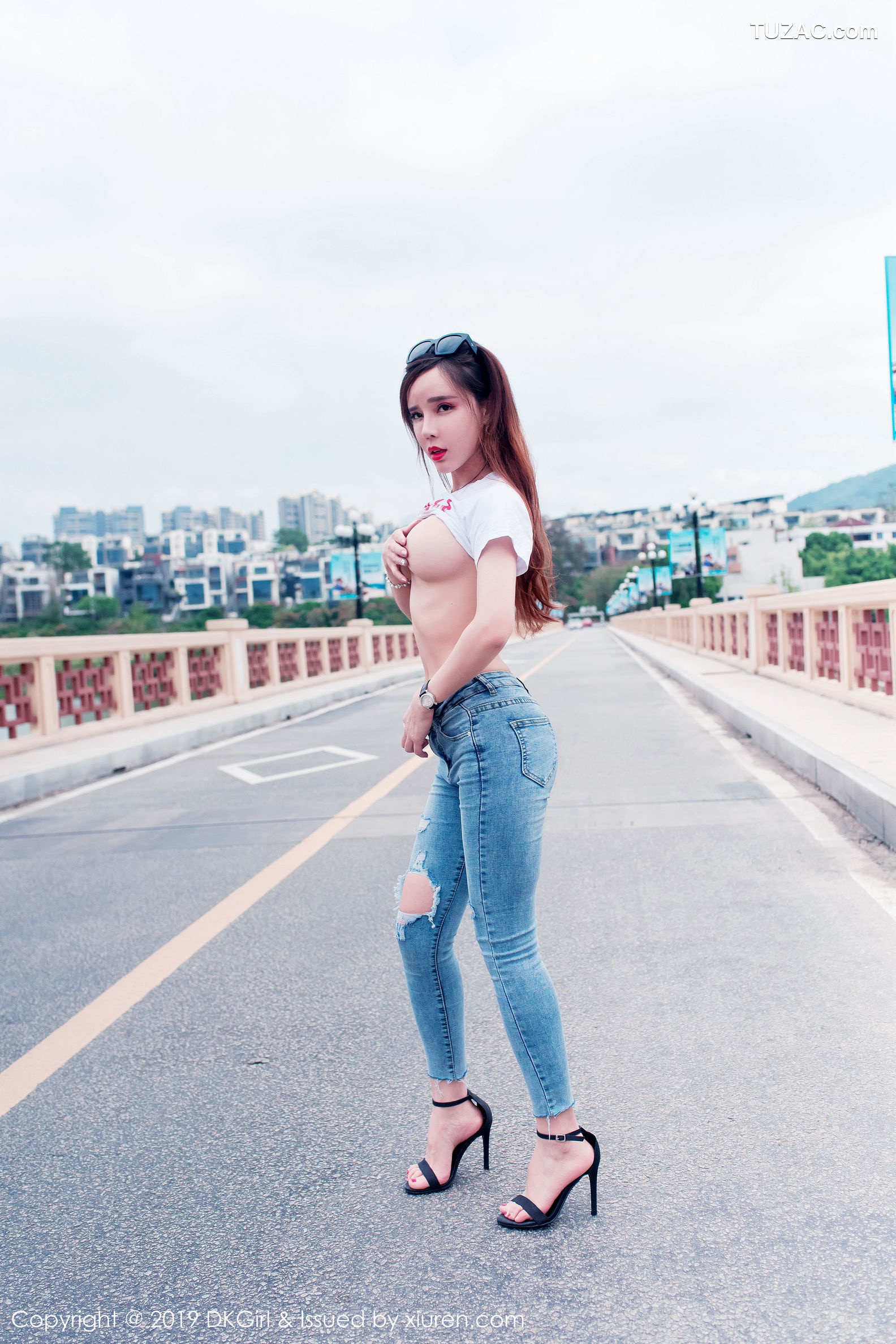 DKGirl御女郎-108-艾小青-户外露天拍摄系列-真空演绎