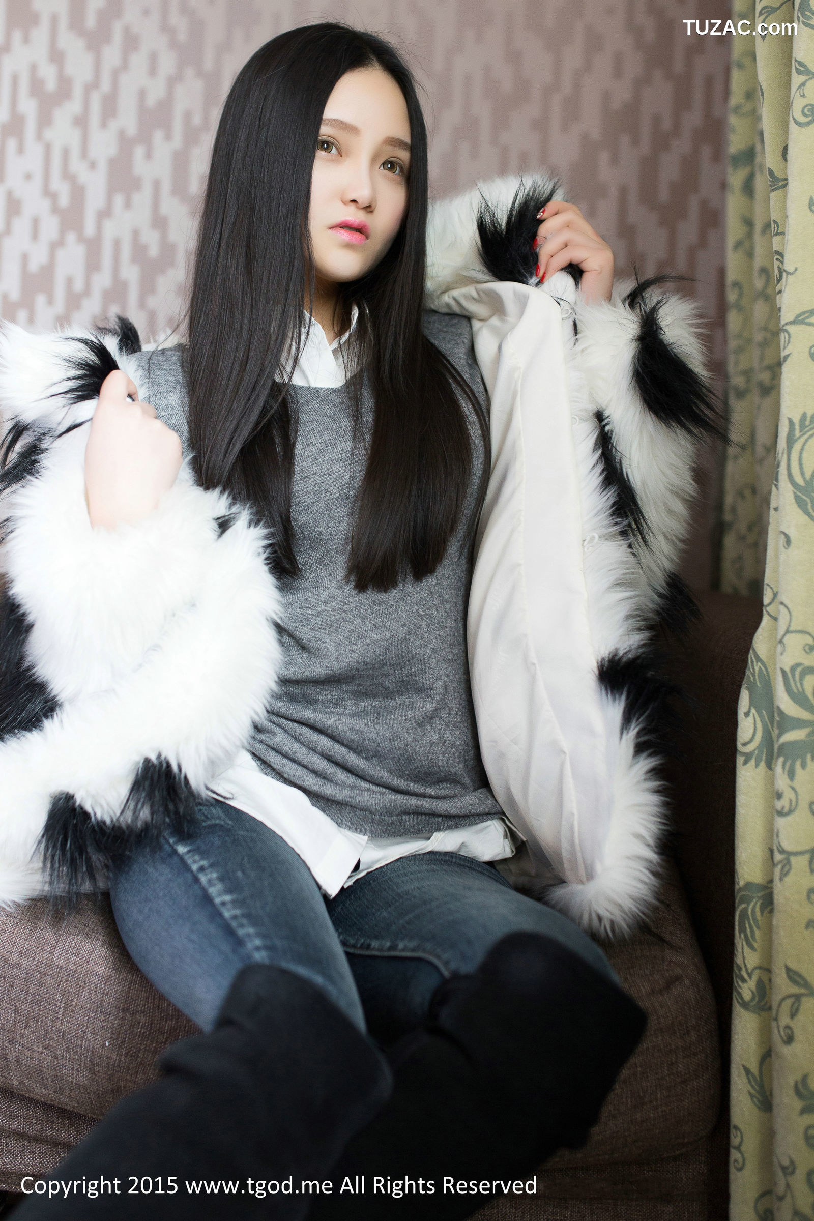 TGOD推女神-2015.03.05-可爱女神佩佩Cassie-《皮草VS白衬衣》