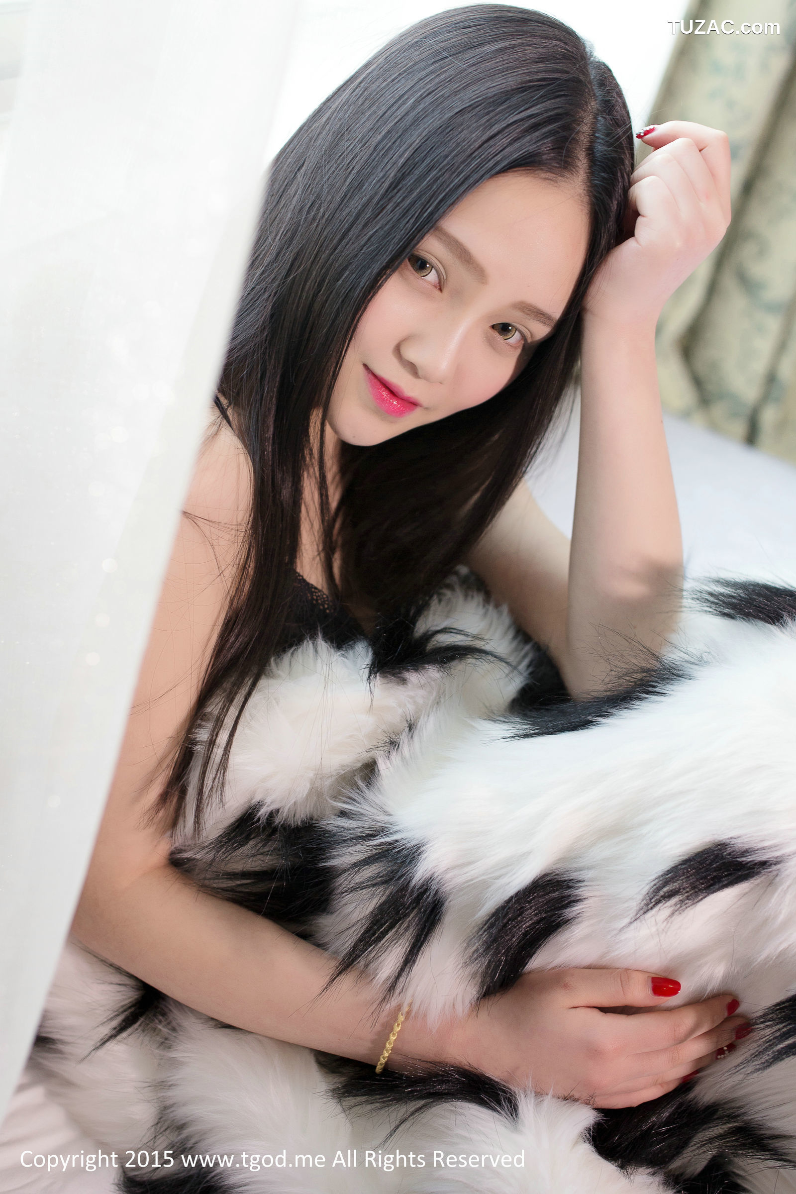 TGOD推女神-2015.03.05-可爱女神佩佩Cassie-《皮草VS白衬衣》