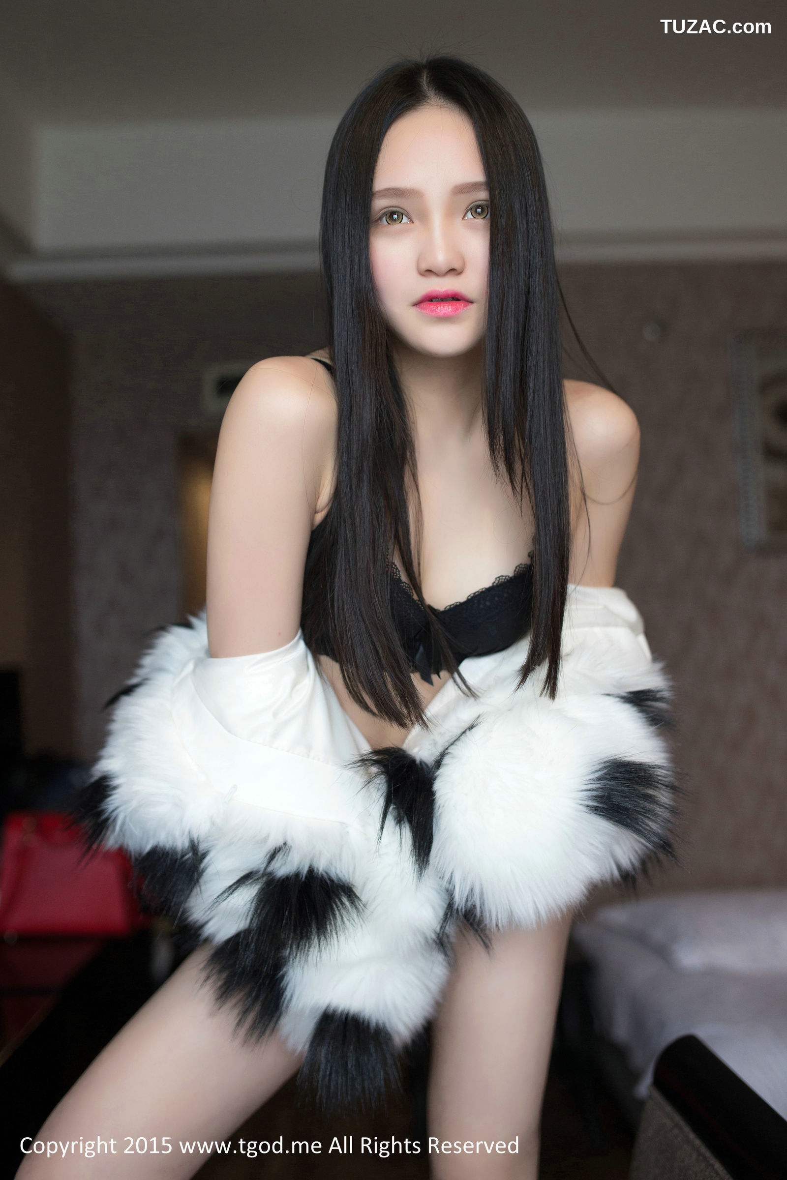 TGOD推女神-2015.03.05-可爱女神佩佩Cassie-《皮草VS白衬衣》