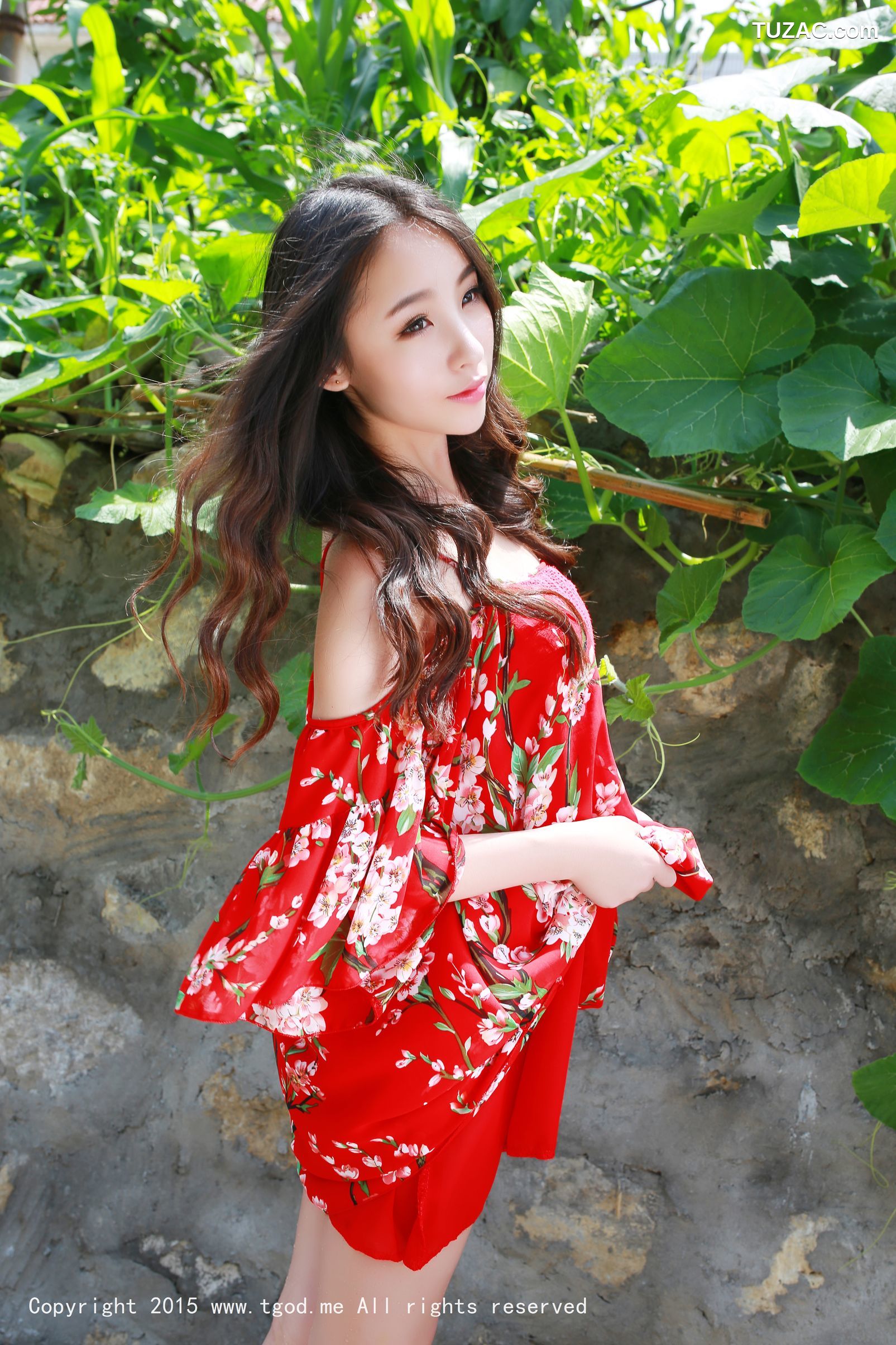 TGOD推女神-2015.06.11-俏皮邻家姑娘梓萱Crystal-《清新小溪》
