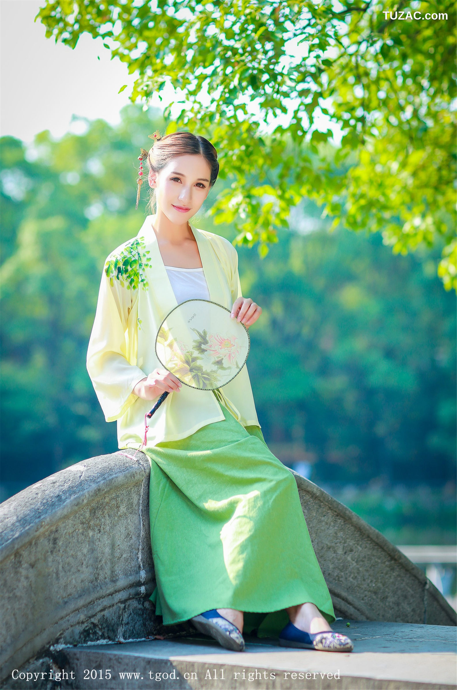 TGOD推女神-2015.09.22-艾希Ice-《女神身着清新汉服-从湖畔缓缓走来》