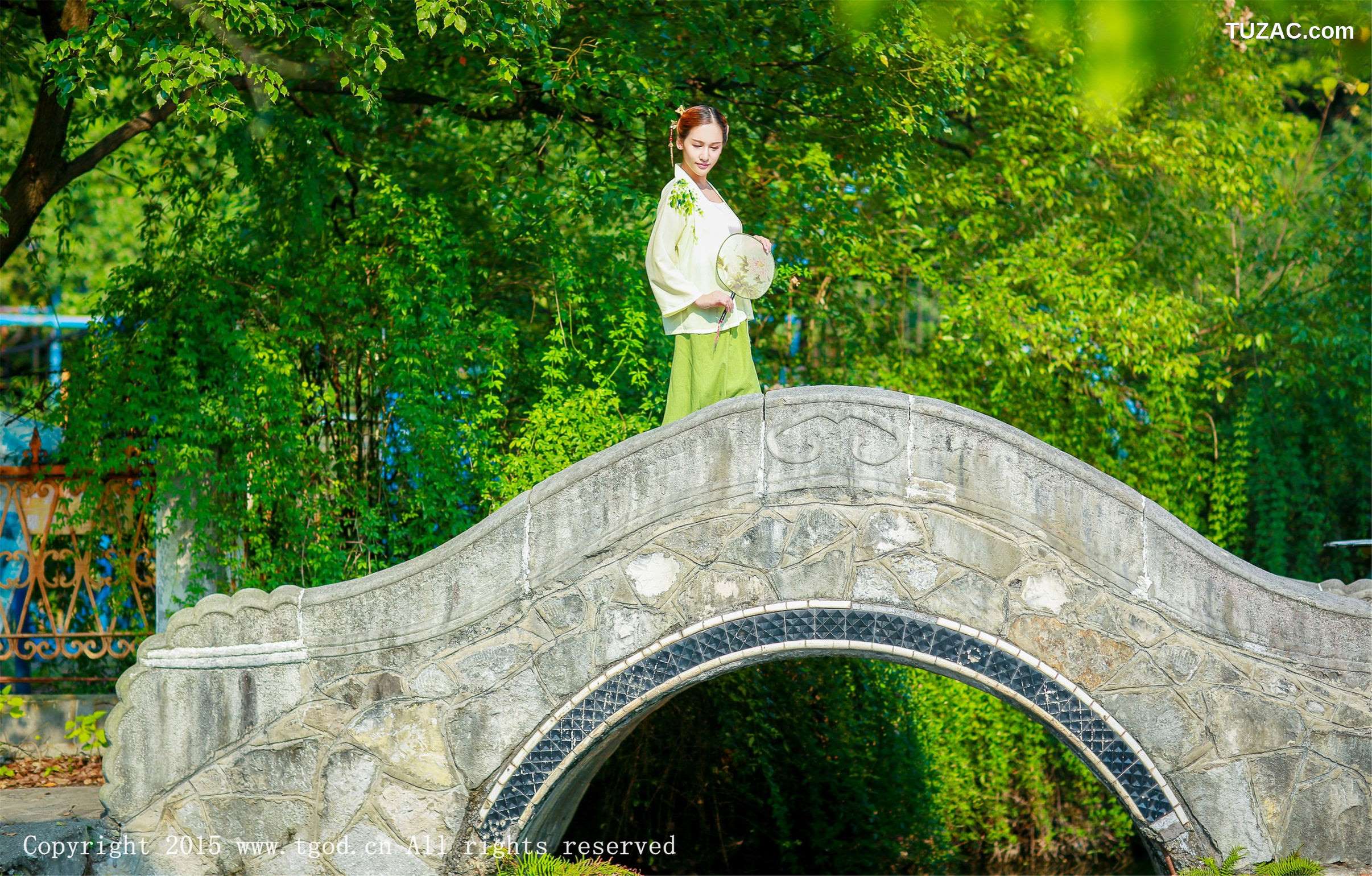 TGOD推女神-2015.09.22-艾希Ice-《女神身着清新汉服-从湖畔缓缓走来》