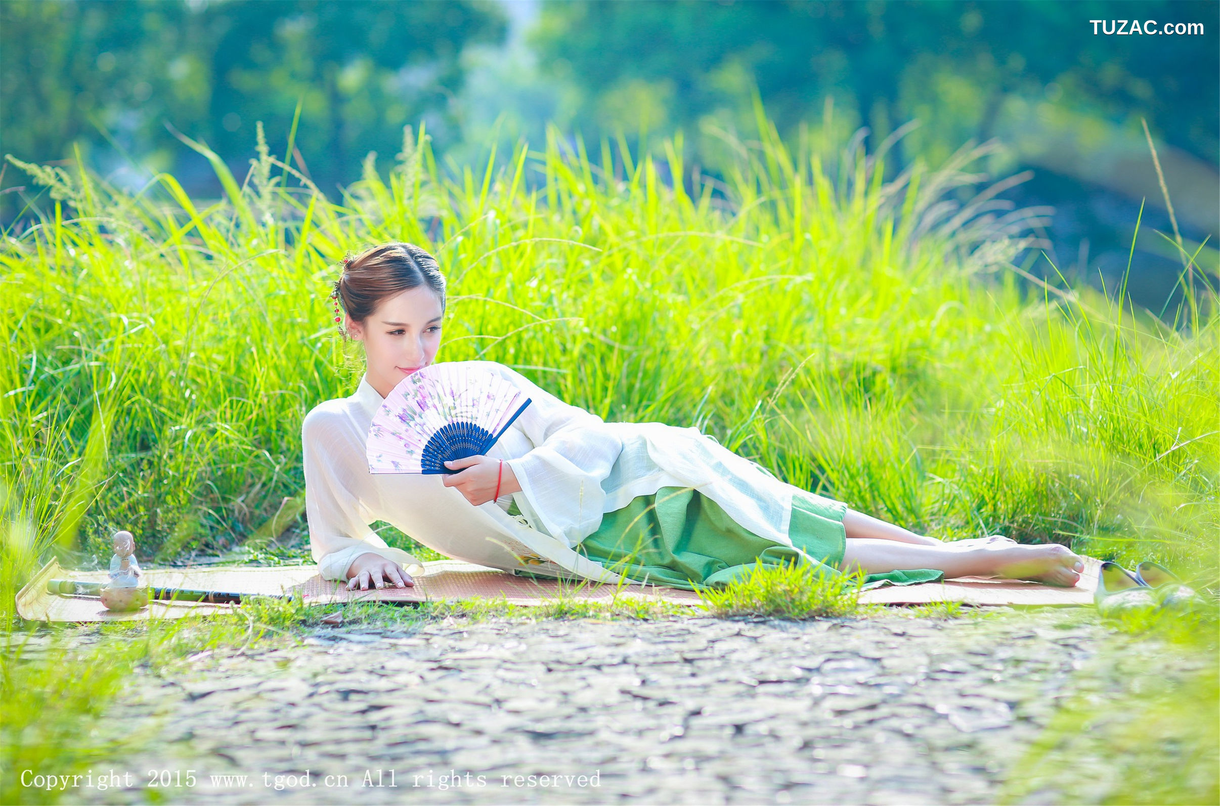 TGOD推女神-2015.09.22-艾希Ice-《女神身着清新汉服-从湖畔缓缓走来》