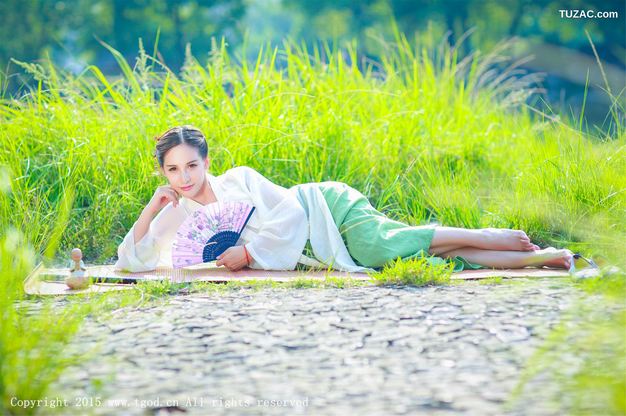 TGOD推女神-2015.09.22-艾希Ice-《女神身着清新汉服-从湖畔缓缓走来》